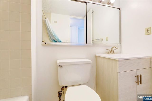 7002 Boulevard East 15p, Guttenberg, NJ 07093