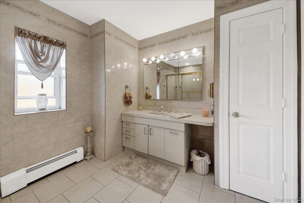 1015 Dean Avenue, Bronx, NY 10465 — photo 2