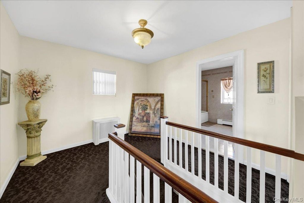 1015 Dean Avenue, Bronx, NY 10465 — photo 3