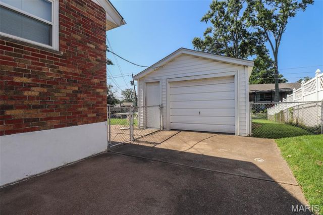 8932 Ione Lane, Affton, MO 63123