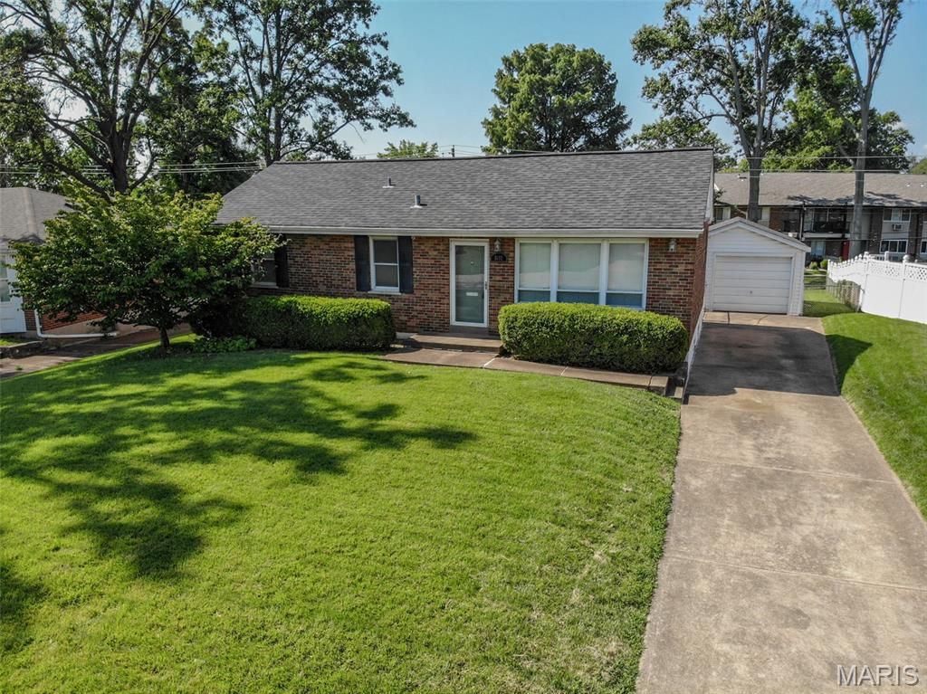 8932 Ione Lane, Affton, MO 63123