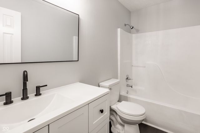 6016 Sycamore Forge Drive, Indianapolis, IN 46254