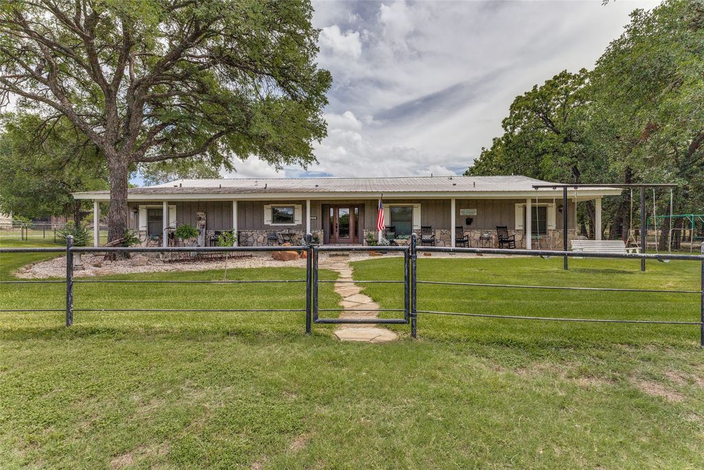 7085 Red Bud Lane, Fort Worth, TX 76135 — photo 2