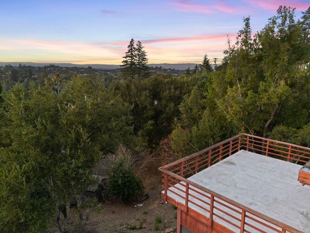 11490 Summit Wood Road, Los Altos Hills, CA 94022