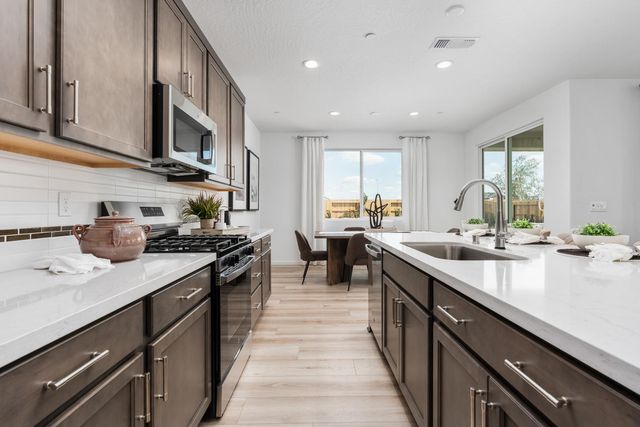 316 N Vista Ave, Fowler, CA 93625