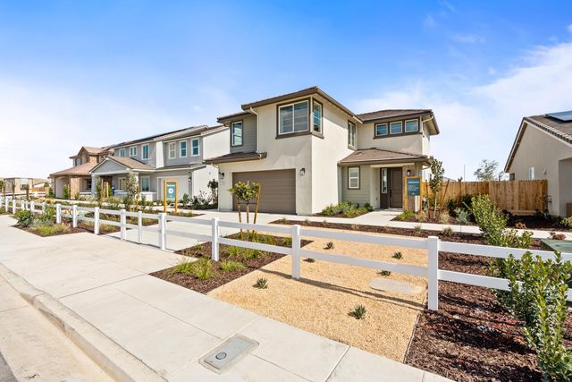 316 N Vista Ave, Fowler, CA 93625