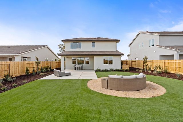 316 N Vista Ave, Fowler, CA 93625