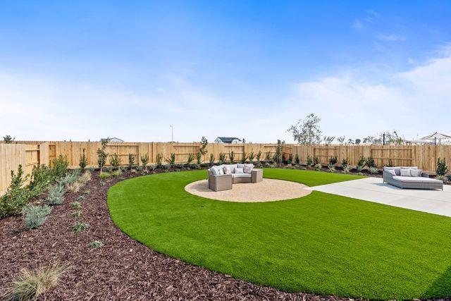 316 N Vista Ave, Fowler, CA 93625