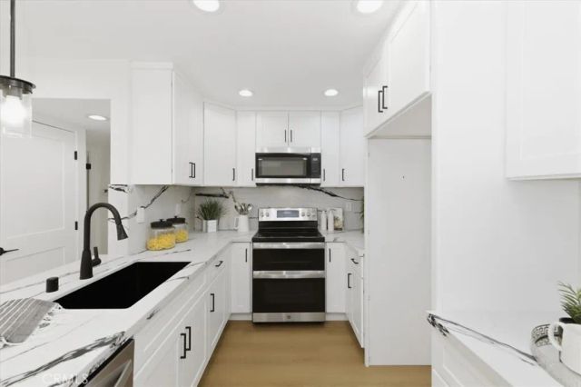 6952 Brightwood 3, Garden Grove, CA 92845