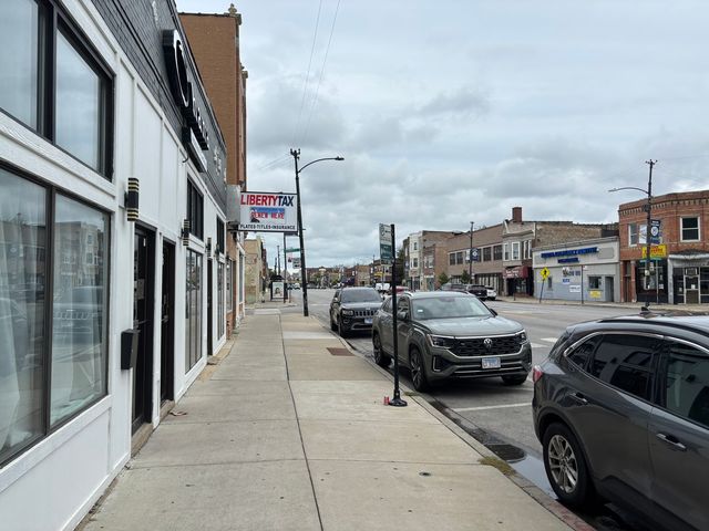 3910 W North Avenue 1, Chicago, IL 60647