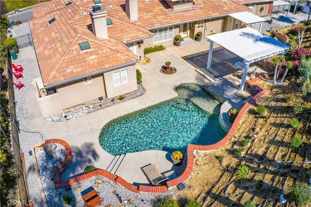 748 La Solana Drive, Redlands, CA 92373