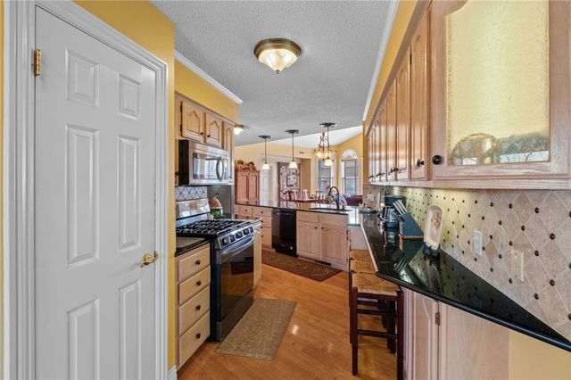 14242 Lake Forrest Heights Road, Siloam Springs, AR 72761