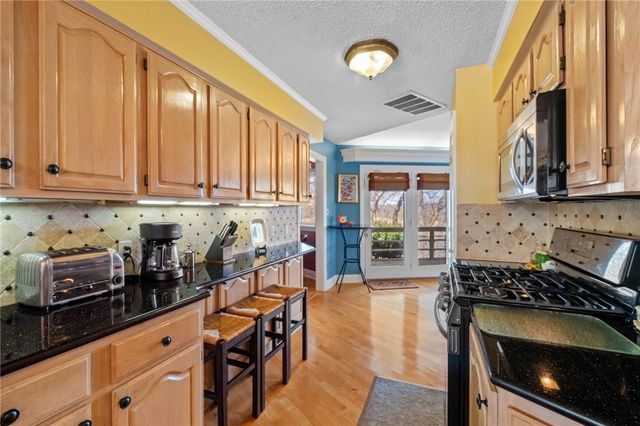 14242 Lake Forrest Heights Road, Siloam Springs, AR 72761