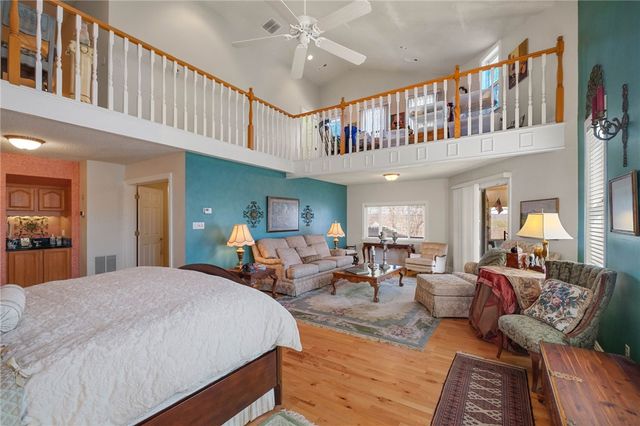 14242 Lake Forrest Heights Road, Siloam Springs, AR 72761