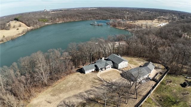 14242 Lake Forrest Heights Road, Siloam Springs, AR 72761