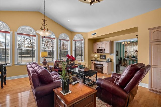 14242 Lake Forrest Heights Road, Siloam Springs, AR 72761