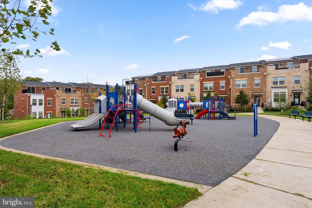2815 BATTERSEA LAKE LOOP, Hyattsville, MD 20782