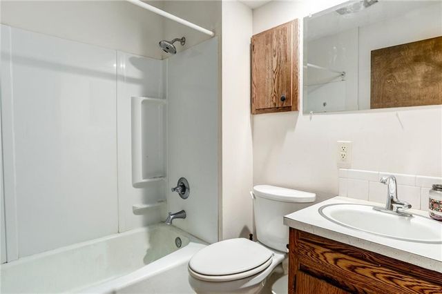 534 S 76th Terrace, Kansas City, KS 66111