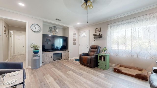 422 W Carter Avenue, Blackshear, GA 31516