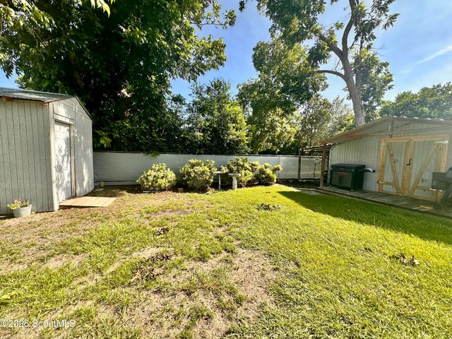 422 W Carter Avenue, Blackshear, GA 31516