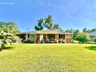422 W Carter Avenue, Blackshear, GA 31516
