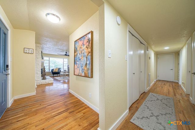 100 Kings Way, Horseshoe Bay, TX 78657