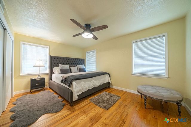 100 Kings Way, Horseshoe Bay, TX 78657