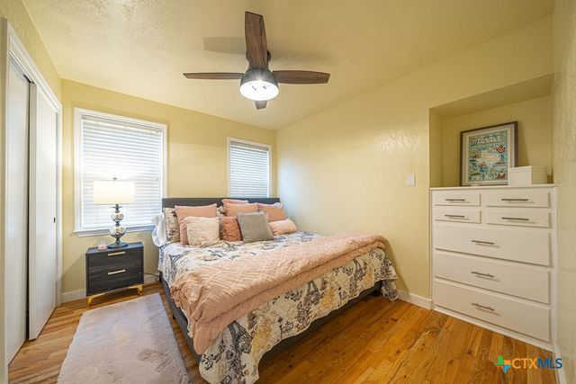 100 Kings Way, Horseshoe Bay, TX 78657