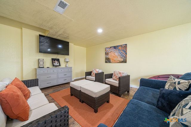 100 Kings Way, Horseshoe Bay, TX 78657