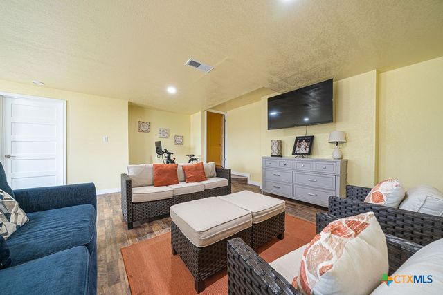 100 Kings Way, Horseshoe Bay, TX 78657