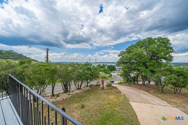 100 Kings Way, Horseshoe Bay, TX 78657