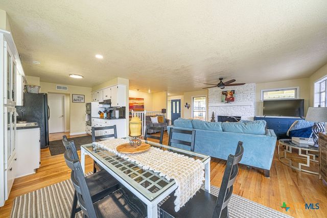 100 Kings Way, Horseshoe Bay, TX 78657