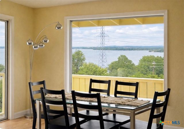 100 Kings Way, Horseshoe Bay, TX 78657