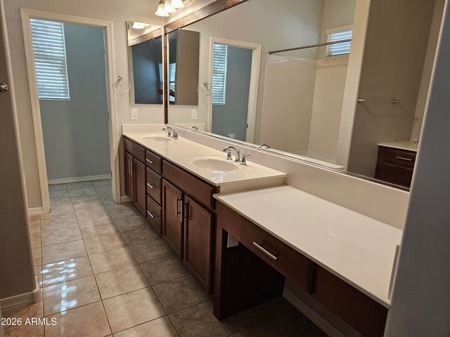 2253 S WALLRADE Lane, Gilbert, AZ 85295