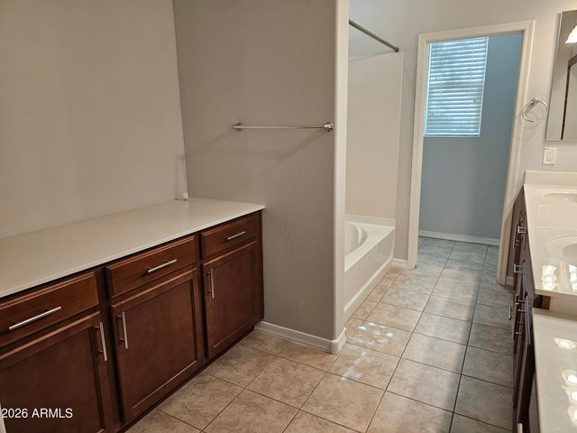 2253 S WALLRADE Lane, Gilbert, AZ 85295
