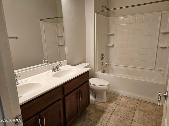 2253 S WALLRADE Lane, Gilbert, AZ 85295