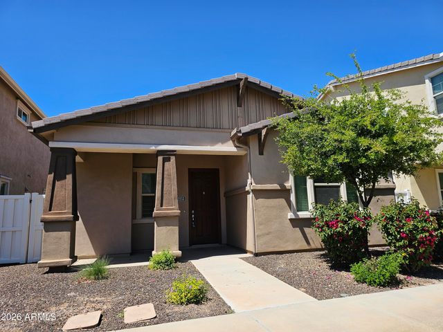 2253 S WALLRADE Lane, Gilbert, AZ 85295