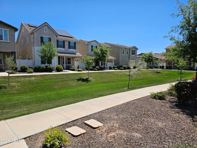 2253 S WALLRADE Lane, Gilbert, AZ 85295