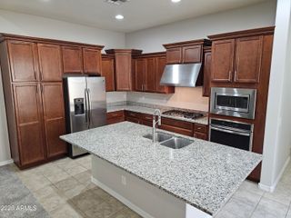 2253 S WALLRADE Lane, Gilbert, AZ 85295