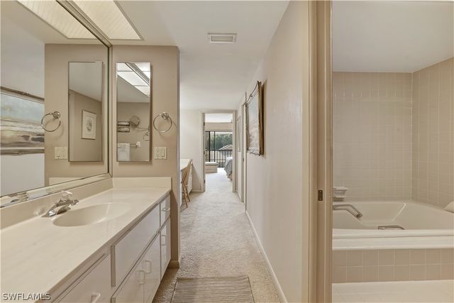 6258 Cougar RUN 203, Fort Myers, FL 33908