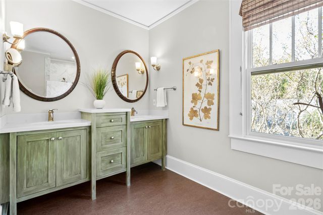 2400 Kenmore Avenue, Charlotte, NC 28204