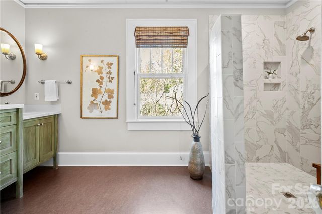 2400 Kenmore Avenue, Charlotte, NC 28204