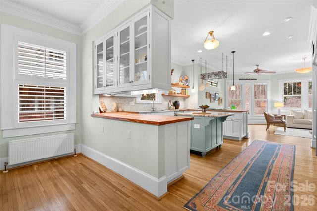 2400 Kenmore Avenue, Charlotte, NC 28204