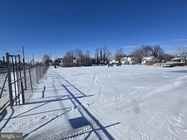 520 E CHESTNUT AVE, Vineland, NJ 08360