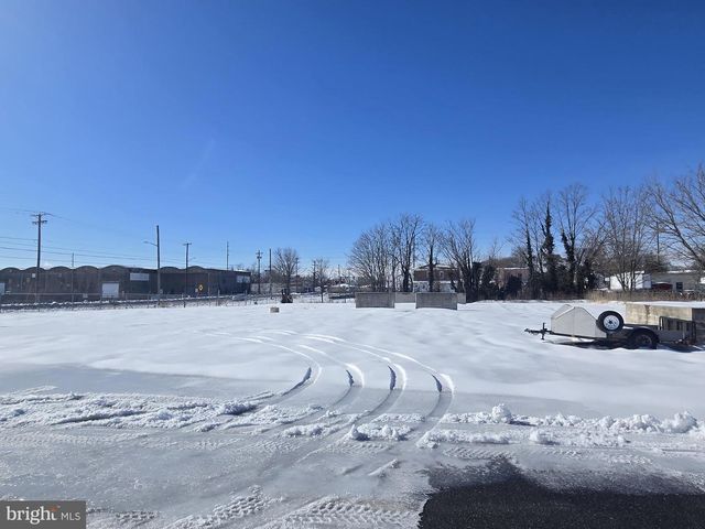 520 E CHESTNUT AVE, Vineland, NJ 08360