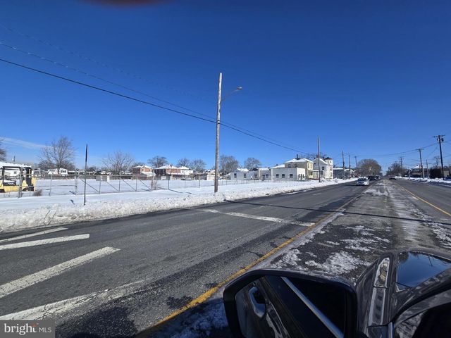 520 E CHESTNUT AVE, Vineland, NJ 08360