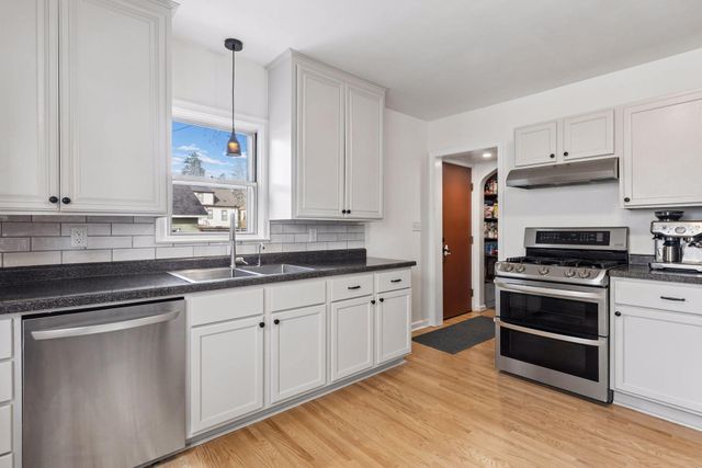 1693 Charles Avenue, Saint Paul, MN 55104