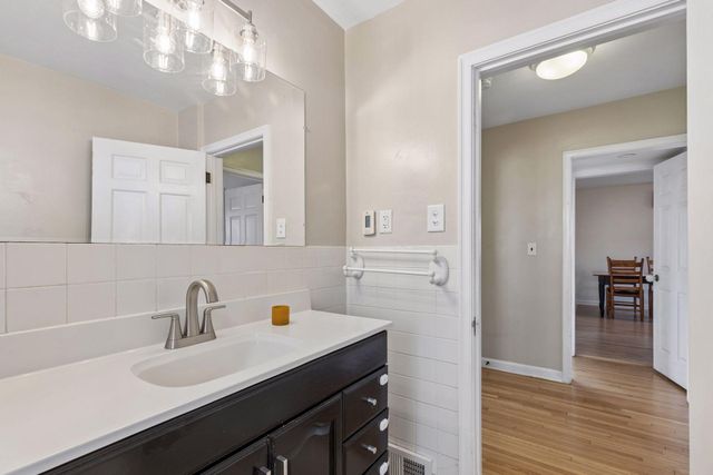 1693 Charles Avenue, Saint Paul, MN 55104