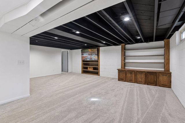 1693 Charles Avenue, Saint Paul, MN 55104