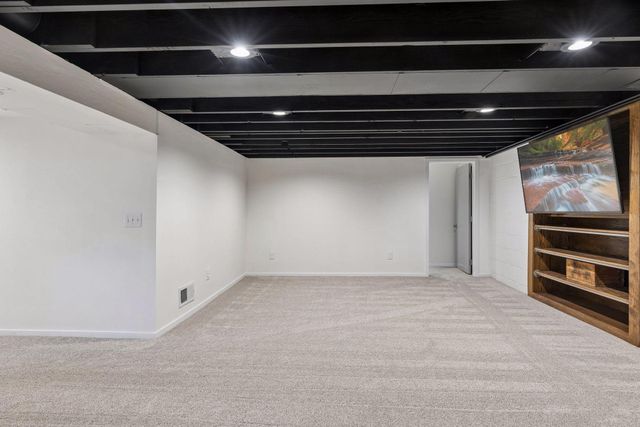 1693 Charles Avenue, Saint Paul, MN 55104